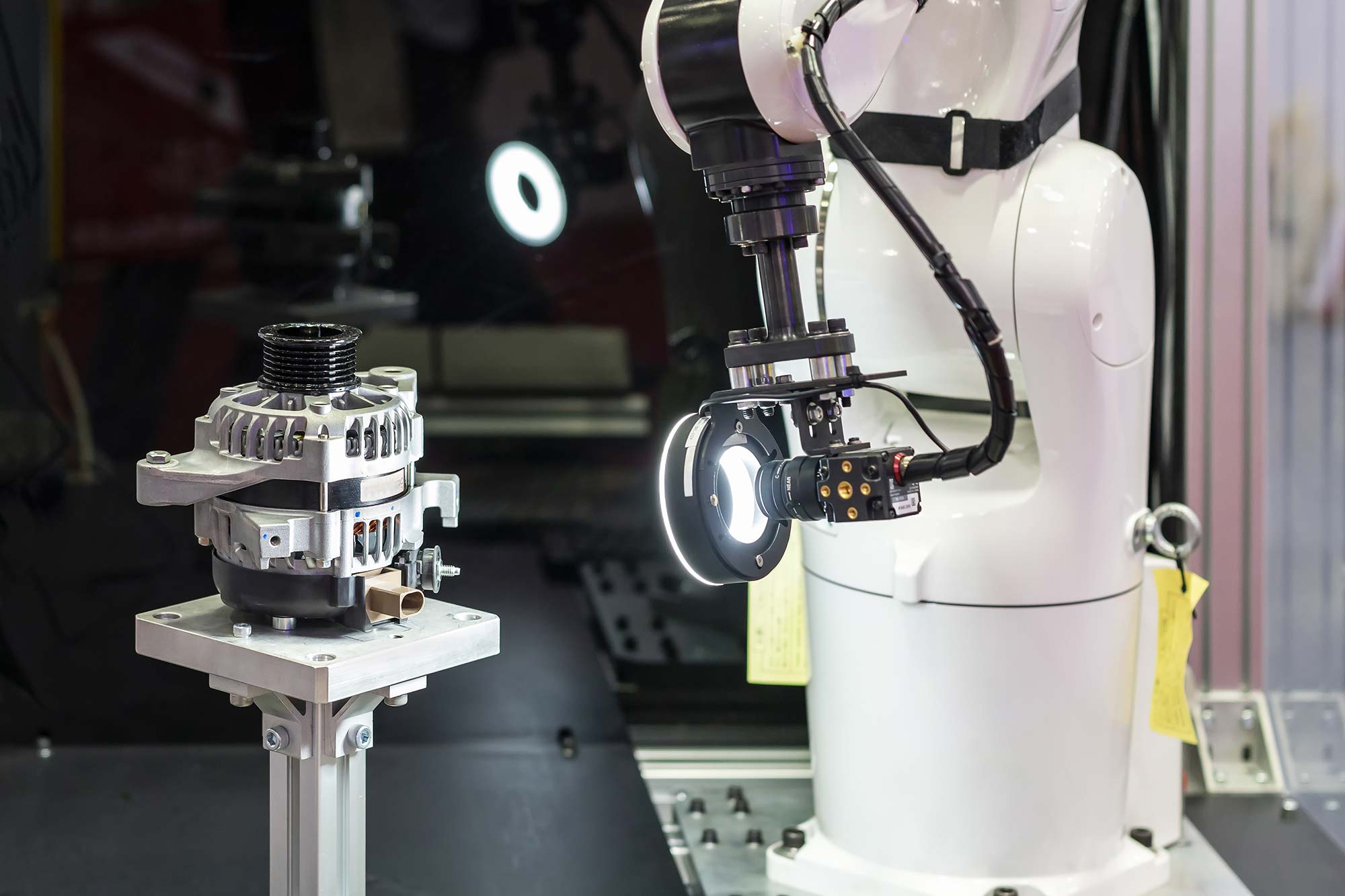 IUNA AI Scanner - Robotic vision system inspecting automotive components